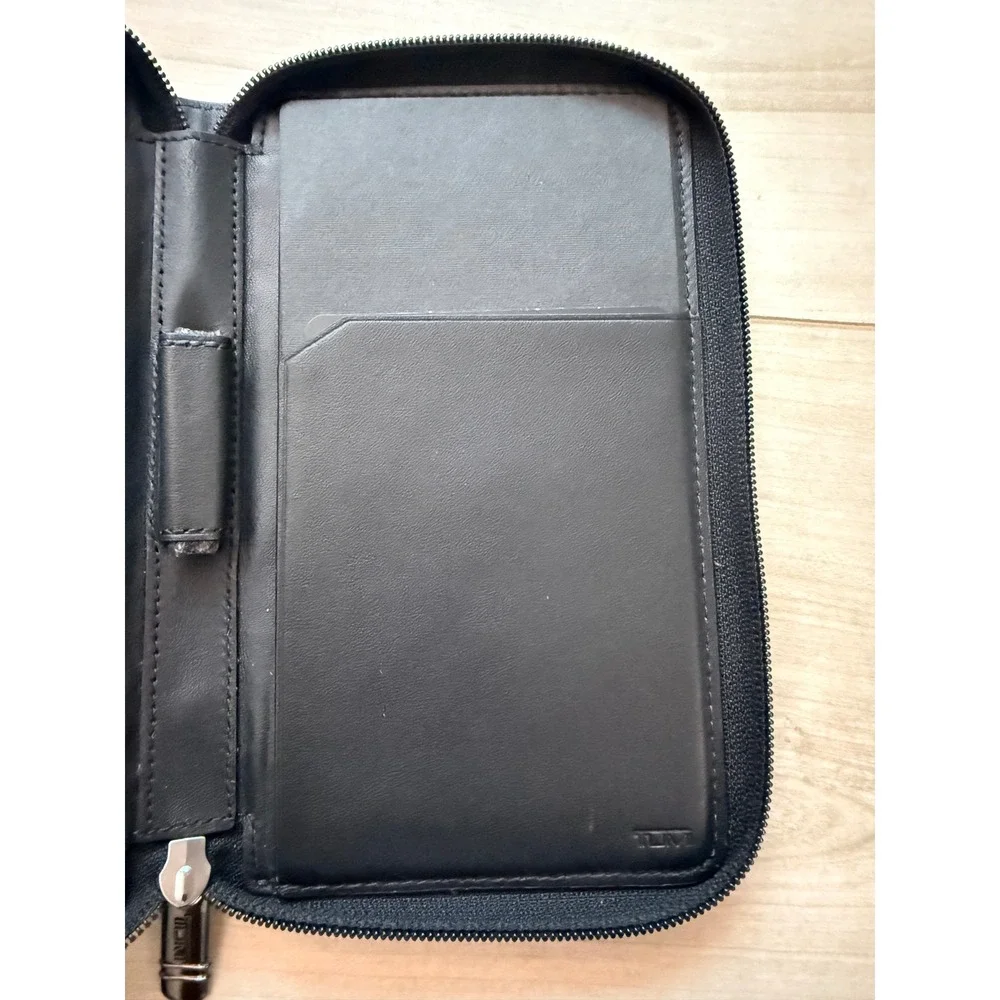 NWT $295 Tumi Horizon SLG Black Smooth Leather Zip Around Travel Wallet